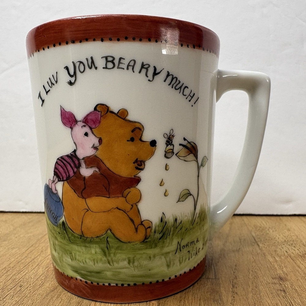 Winnie The‎ Pooh  I Love You Beary Much Disney Norma Wike 2004 Hand Painted Cup